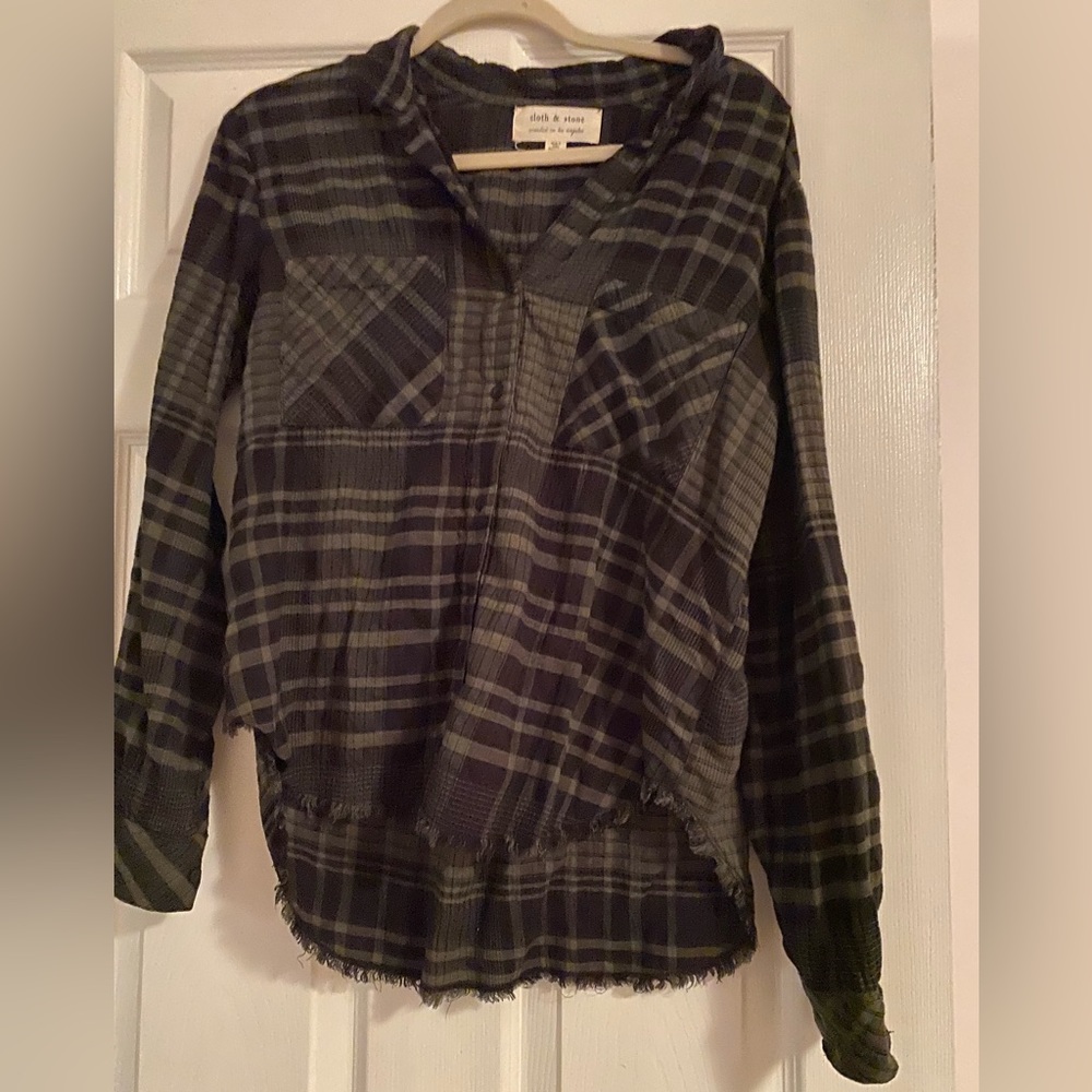 Cloth and stone plaid top